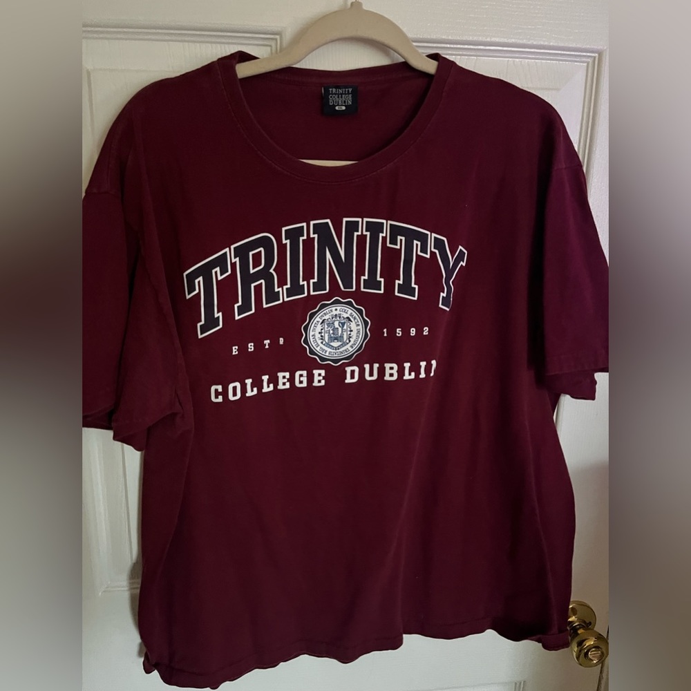 Trinity college Tshirt Xl